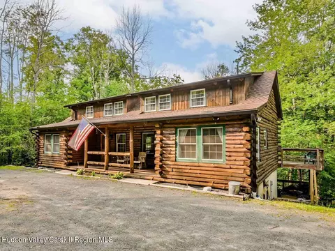 104 Hunter Ln, Hunter, NY 12442