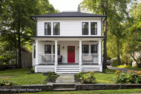 115 Tinker St, Woodstock, NY 12498