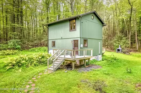 90 Sidney St, Kerhonkson, NY 12446