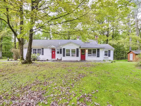 296 Yerry Hill Rd, Woodstock, NY 12498
