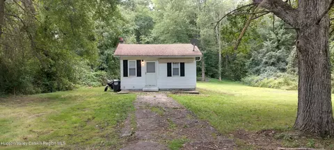 70 Schreibers Ln, New Paltz, NY 12561