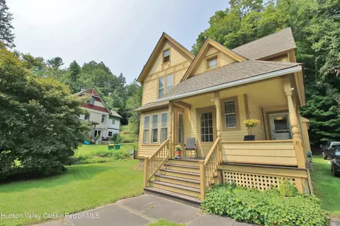 23 Main St, Phoenicia, NY 12464