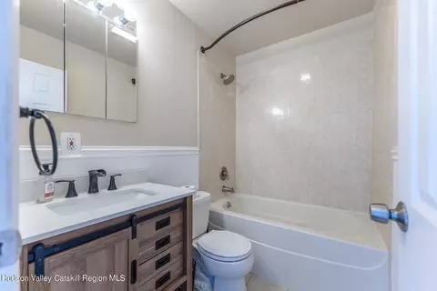 Bath - 6 Colonial Rd #46, Beacon, NY 12508 photo 1 of 2