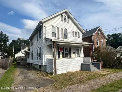 9 New St, Kingston, NY 12401