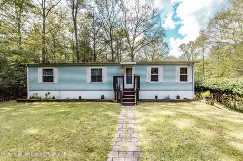 403 Band Camp Rd, Saugerties, NY 12477