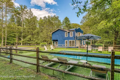13 Snow Rdg, Woodstock, NY 12498