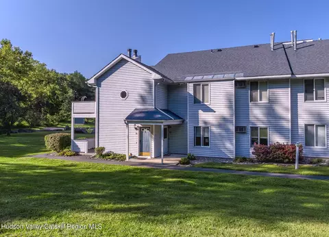 62 Tiger Maple Ln, Saugerties, NY 12477