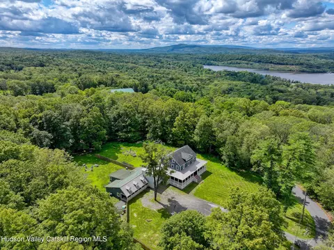103 Carney Rd, Ulster Park, NY 12487