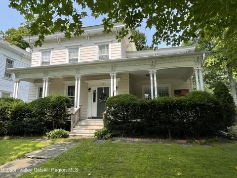 52 Main St, Stamford, NY 12167