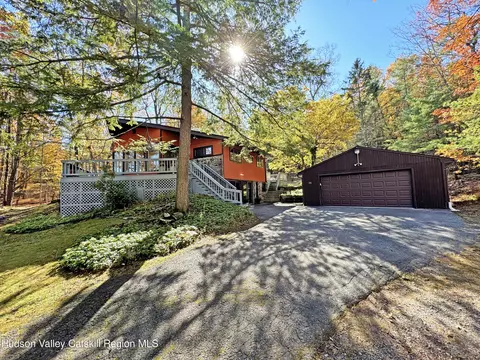 64 Country Club Ln, Woodstock, NY 12498