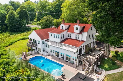 1863 Broadway, West Park, NY 12493