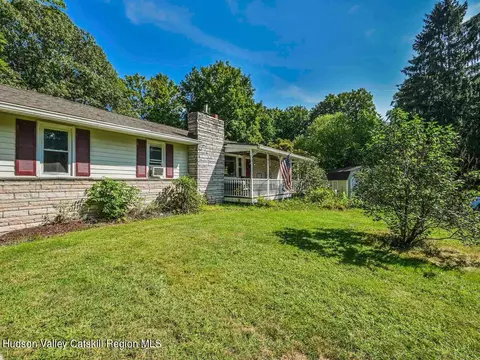 183 Pancake Hollow Rd, Highland, NY 12528