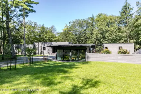 70 Raybrook Dr, Woodstock, NY 12498