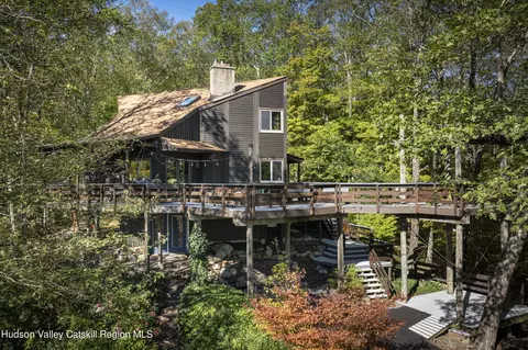 94 Sparkling Ridge Rd, New Paltz, NY 12561