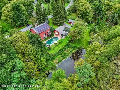 5 Longview Rd, Clinton, NY 12514