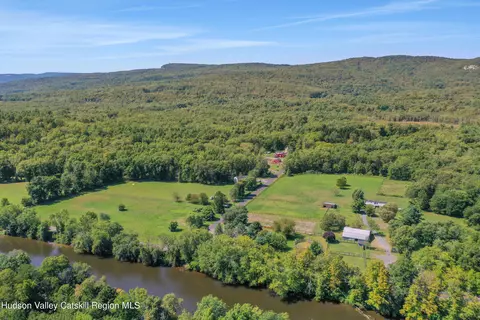 1 Dug Rd, New Paltz, NY 12561