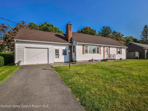 86 Broad St, West Hurley, NY 12491