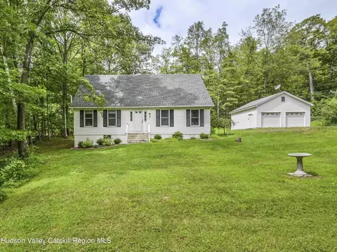 14 Red Maple Rd, Shokan, NY 12481