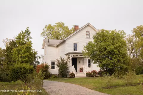 56 Main St, Germantown, NY 12526