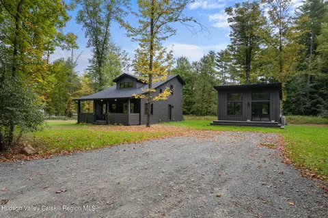 7 Lark Dr, Woodstock, NY 12498