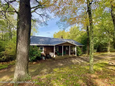 70 Markle Rd, Kerhonkson, NY 12446