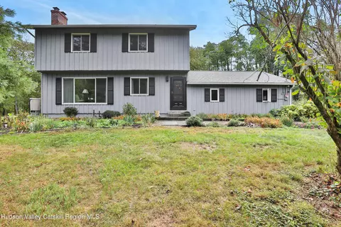32 Shear Rd, Saugerties, NY 12477