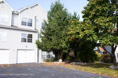 25 Cambridge Ct, Highland, NY 12528