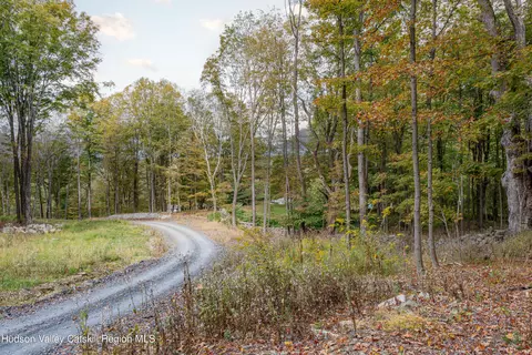 380 N Elting Corners Rd, Highland, NY 12528