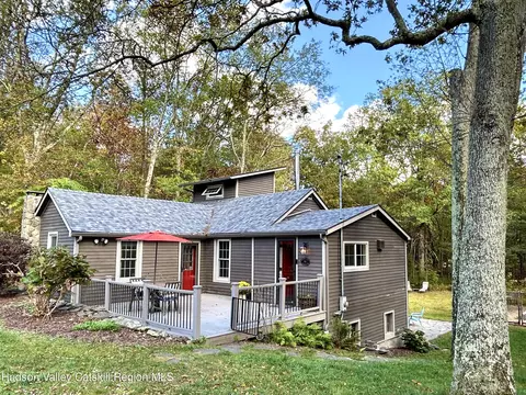 64 Bellwood Rd, Saugerties, NY 12477