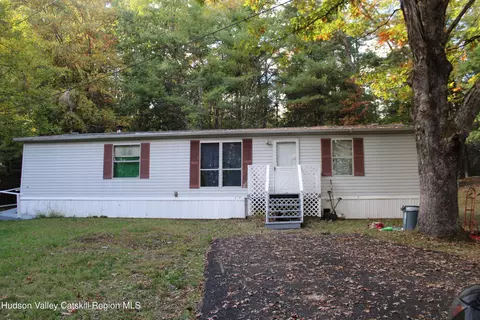 216 City Hall Rd, Kerhonkson, NY 12446