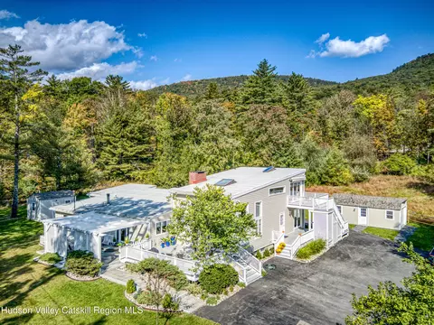 3 Summers Ln, Woodstock, NY 12498