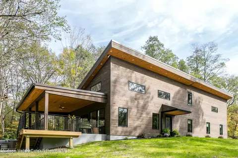 825 Berme Rd, High Falls, NY 12440