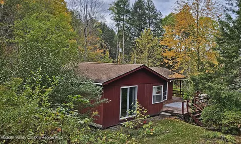 37 Hard Hack Rd, Margaretville, NY 12455