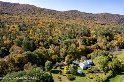 190 Mount Pleasant Rd, Mount Tremper, NY 12457