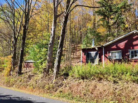 285 Benton Holw, Neversink, NY 12765