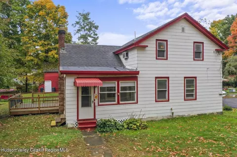 116 Parker Hall Rd, Niverville, NY 12130