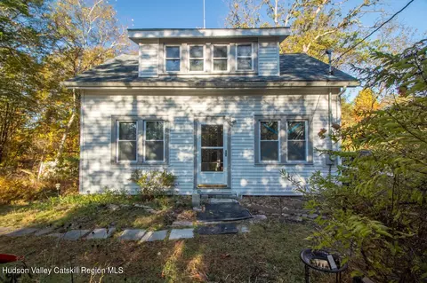 88 Walton Ln, Hurley, NY 12443