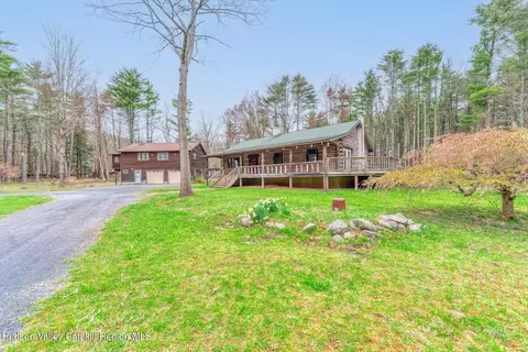 30 Denniston Dr, Saugerties, NY 12477
