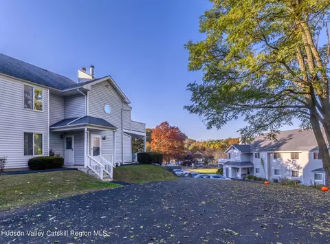 13 Tiger Maple Ln, Saugerties, NY 12477