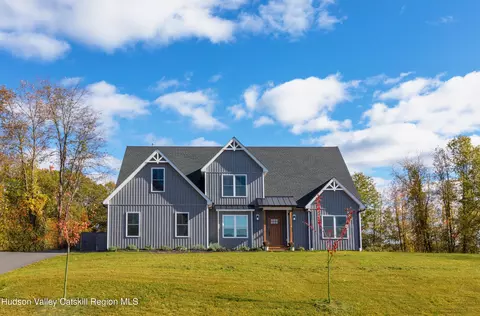 Exterior - 110 Mulford Dr, Wallkill, NY 12589 photo 2 of 7