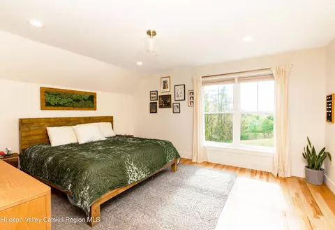Bedroom - 110 Mulford Dr, Wallkill, NY 12589 photo 2 of 4