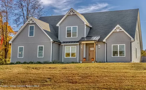 Exterior - 110 Mulford Dr, Wallkill, NY 12589 photo 3 of 7