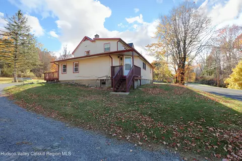721 Milton Tpke, Highland, NY 12528