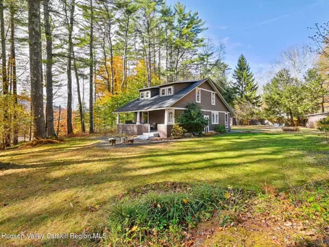 386 Wittenberg Rd, Bearsville, NY 12409