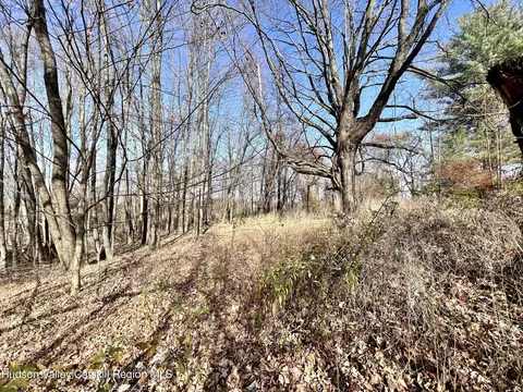 18 Strawridge Rd, Wallkill, NY 12589 photo 6