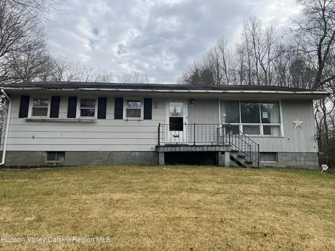 151 Tamarack Rd, Greenfield Park, NY 12435