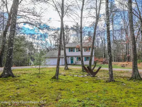 924 Church Rd, Saugerties, NY 12477