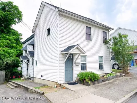 41 Hanratty St, Kingston, NY 12401