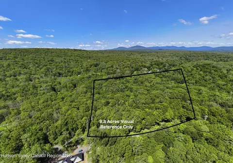 000 Oakwood Cir, Stone Ridge, NY 12484