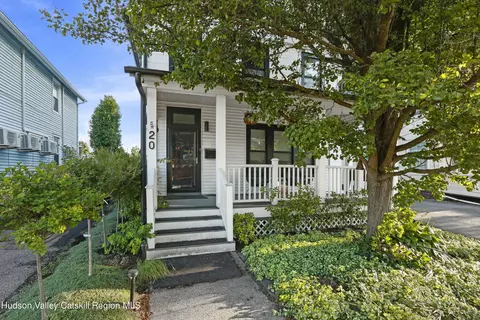 20 Ulster Ave, Saugerties, NY 12477